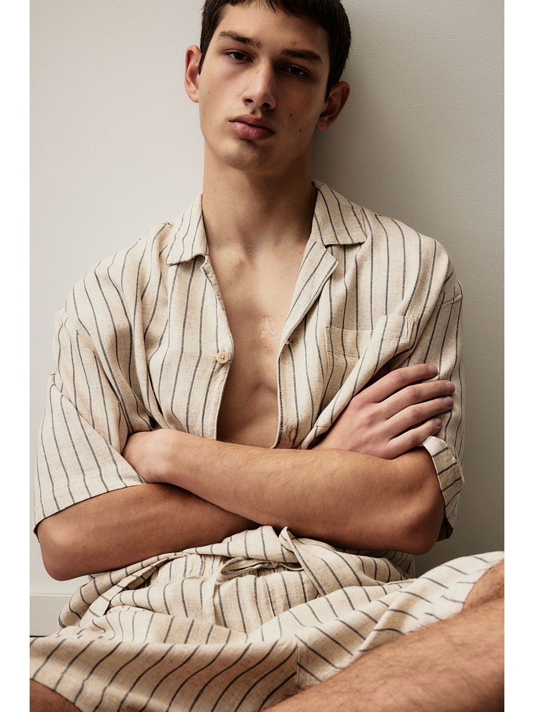 

H&M Men Striped Night Suit, Beige