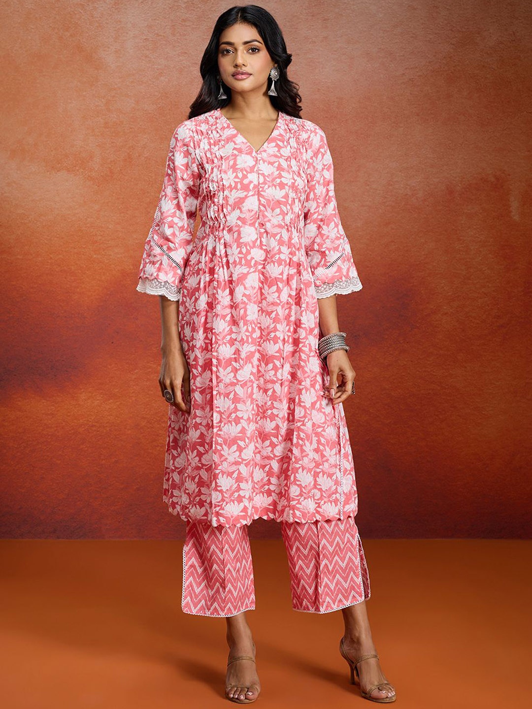 

Likha Floral Printed Pleated A-Line Pure Cotton Kurta with Trousers, Pink