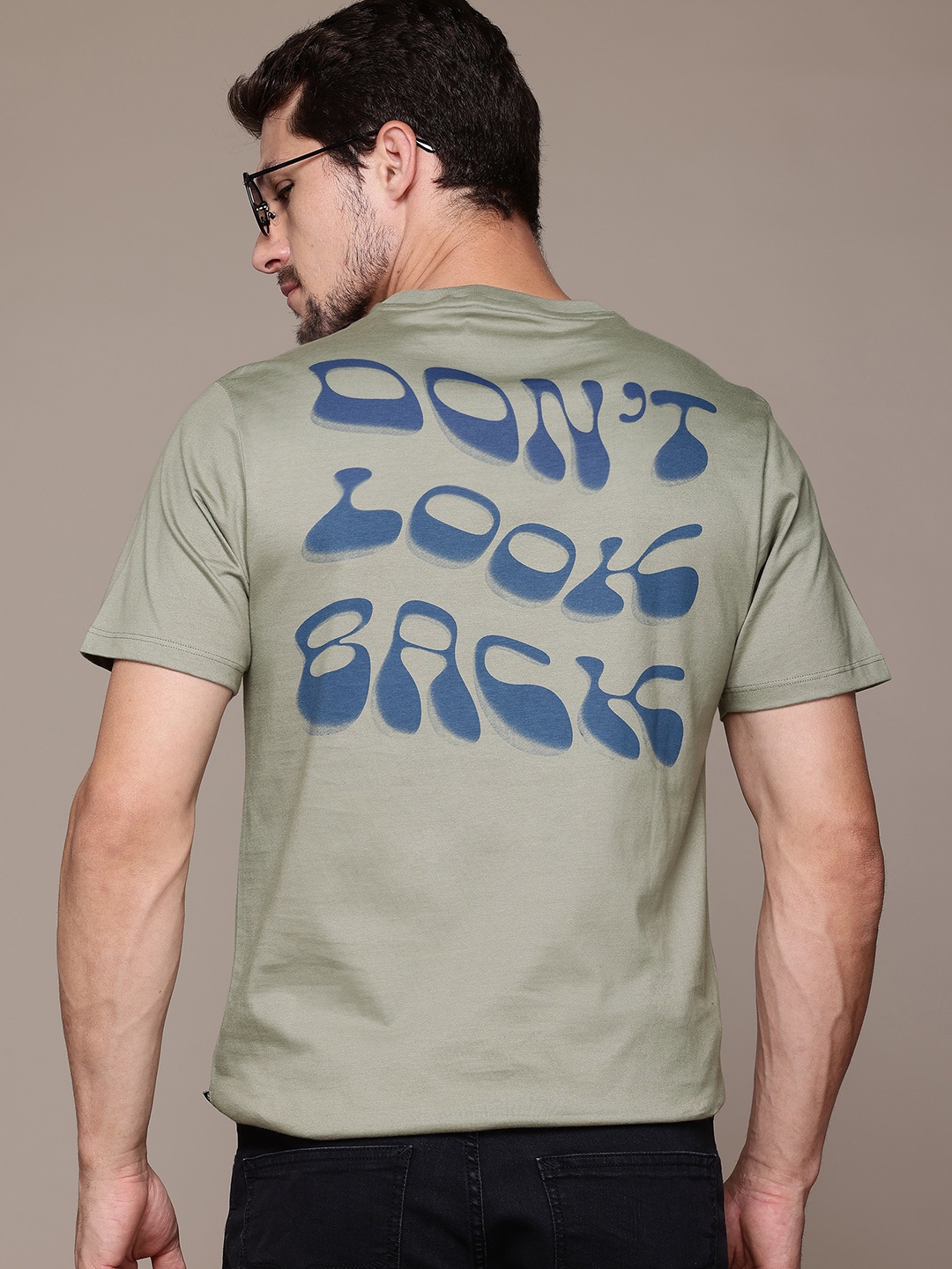

The Roadster Lifestyle Co. Men Printed Pure Cotton T-shirt, Taupe