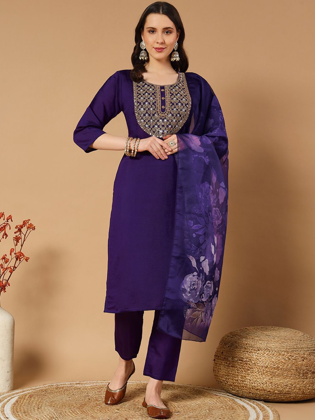 

VredeVogel Floral Yoke Design Straight Kurta with Trousers & Dupatta, Purple
