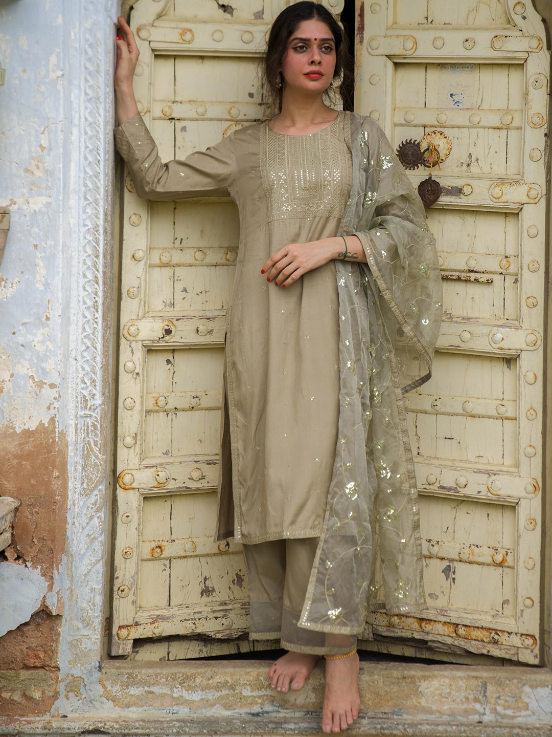 

PINK CACTII Floral Embroidered Sequinned Kurta with Trousers & Dupatta, Grey