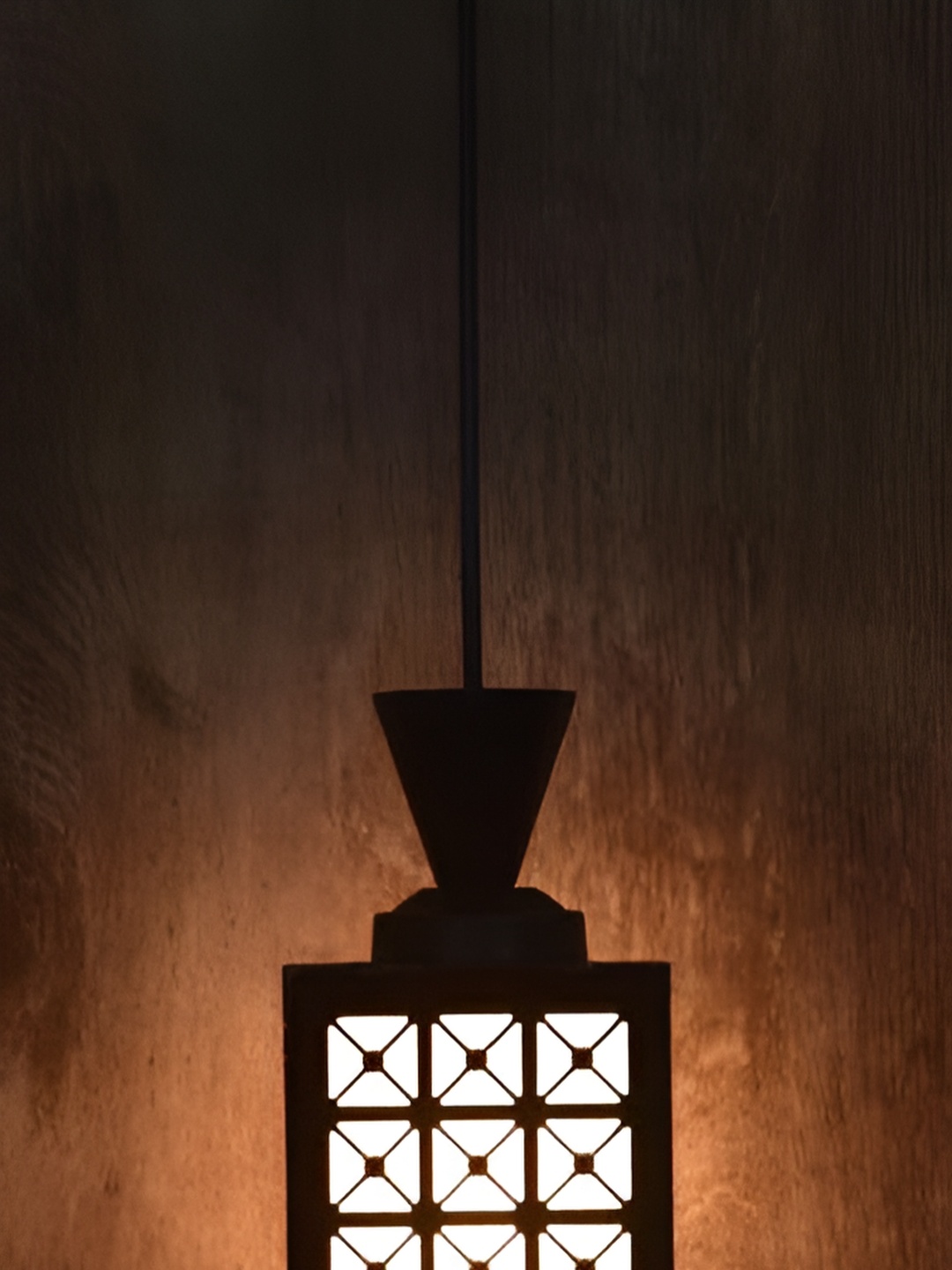 

Afast Black & White Ceiling Lamp
