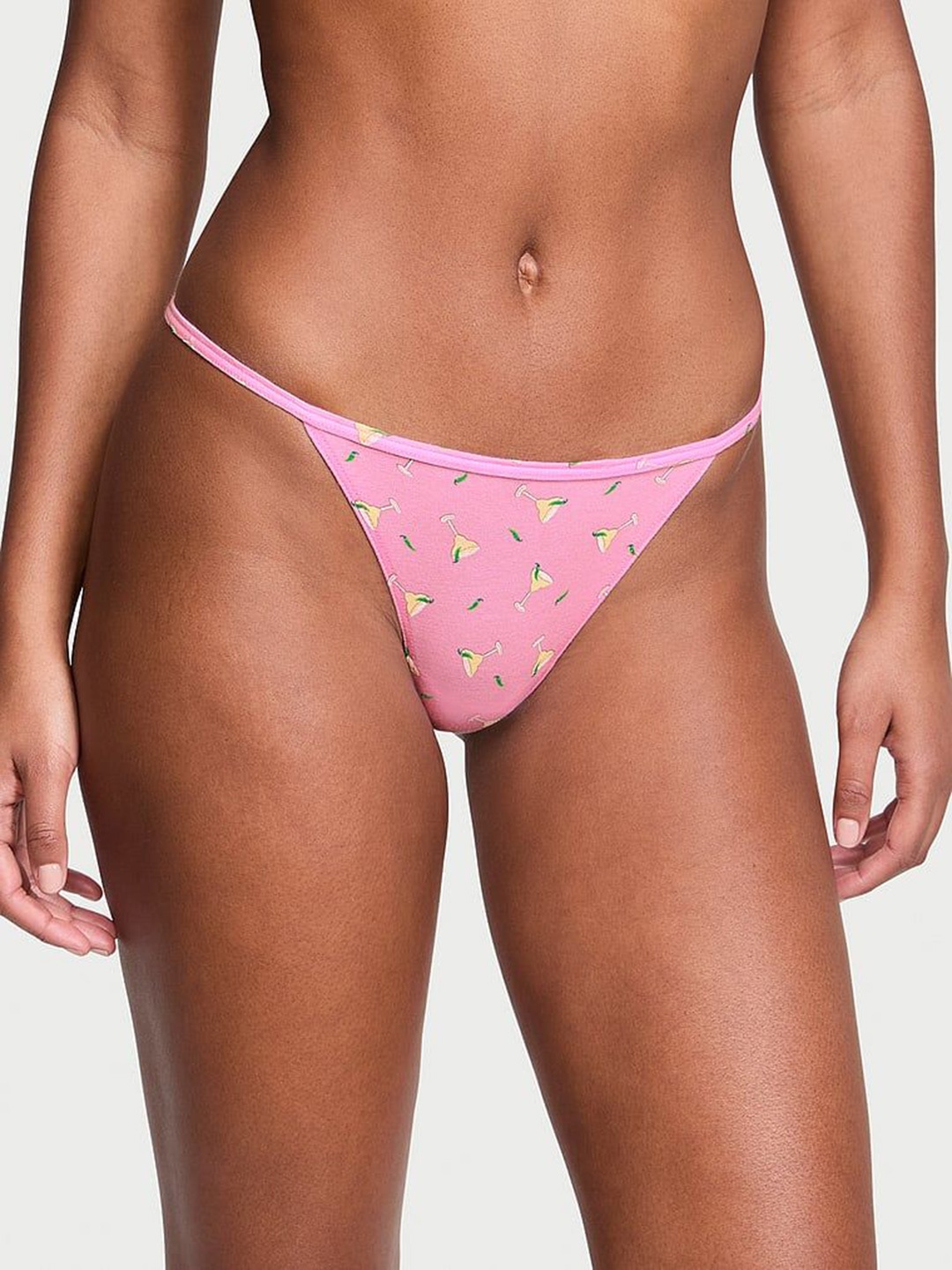 

Victoria's Secret Conversational Printed Low-Rise Thong Briefs 1117345866ZG, Pink