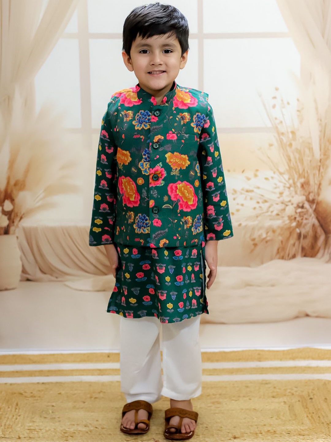

BownBee Boys Floral Printed Straight Pure Cotton Kurta with Pyjamas, Green