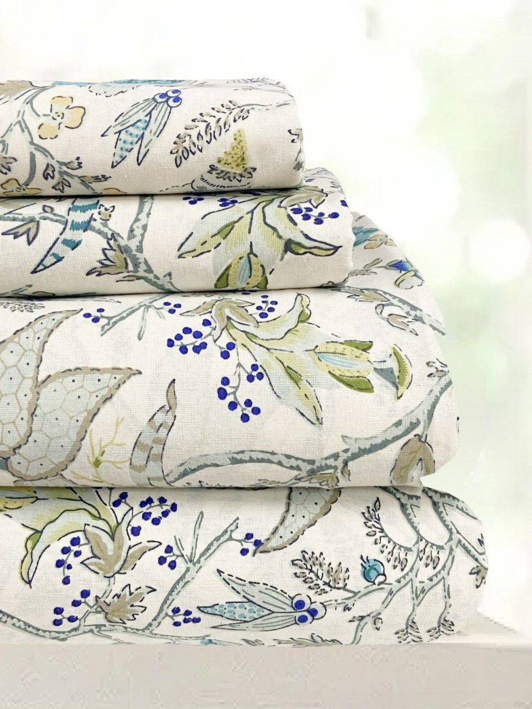 

SAJAVAT Blue Floral 500TC King Bedsheet with 2 Pillow Covers