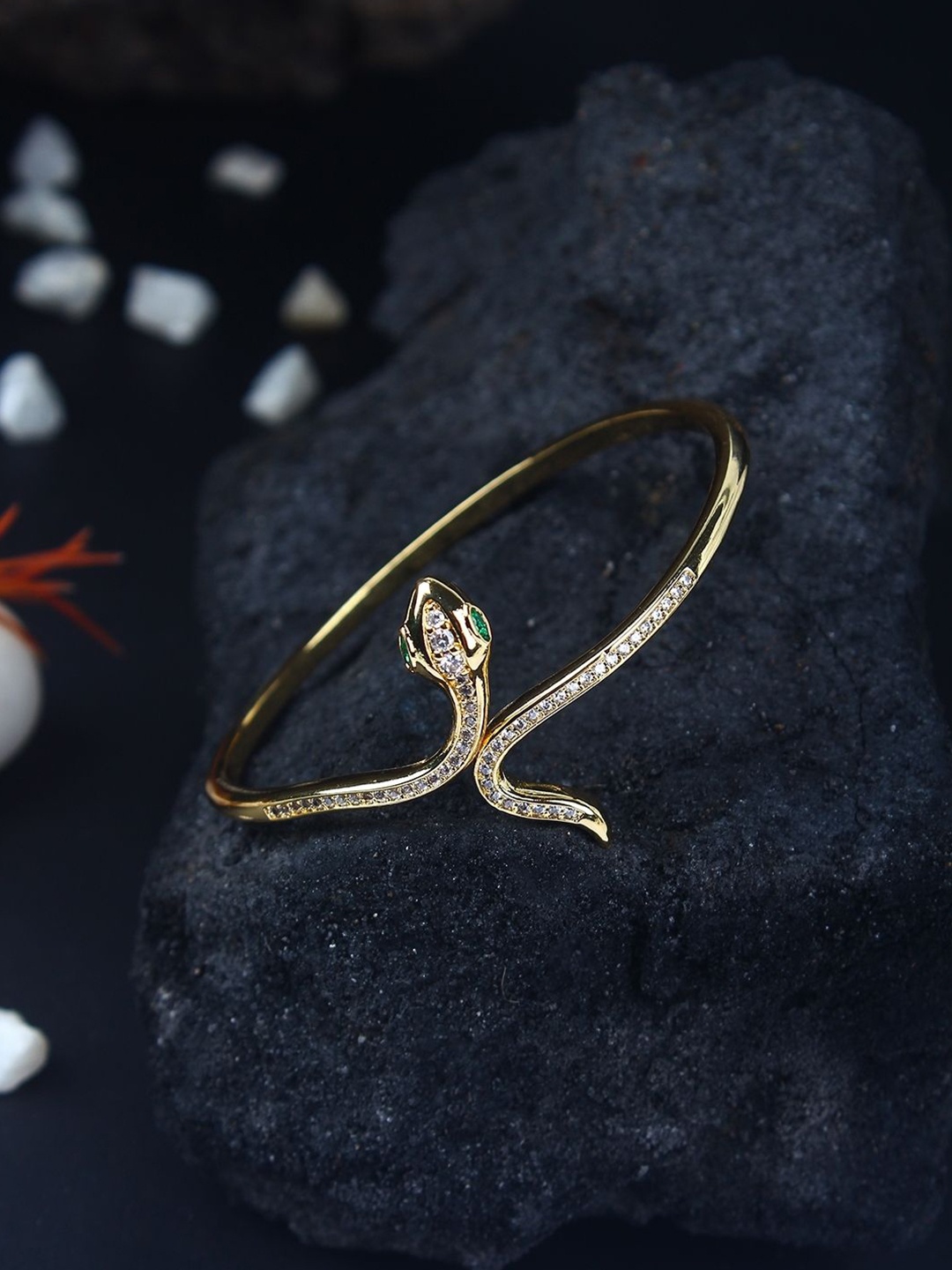 

KPOP Gold-Plated Cubic Zirconia Bangle-Style Bracelet