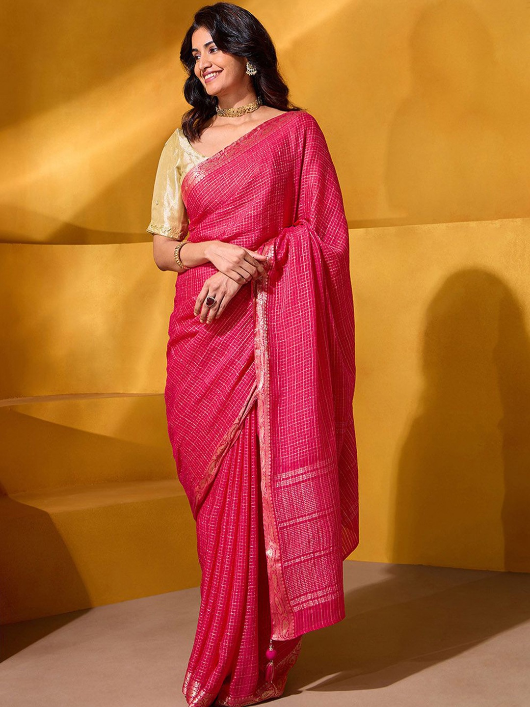 

Taneira Checked Printed Woven Design Zari Saree, Pink