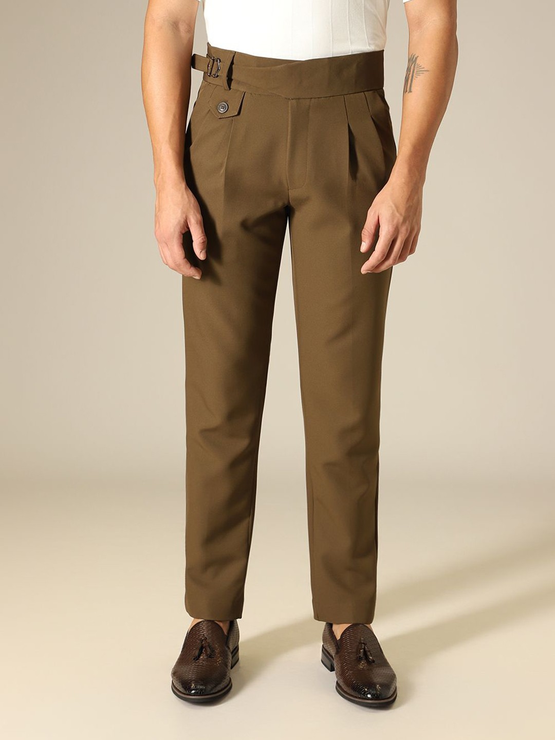 

Banana Club Men Original Mid-Rise Slim Fit Pleated Trousers, Brown