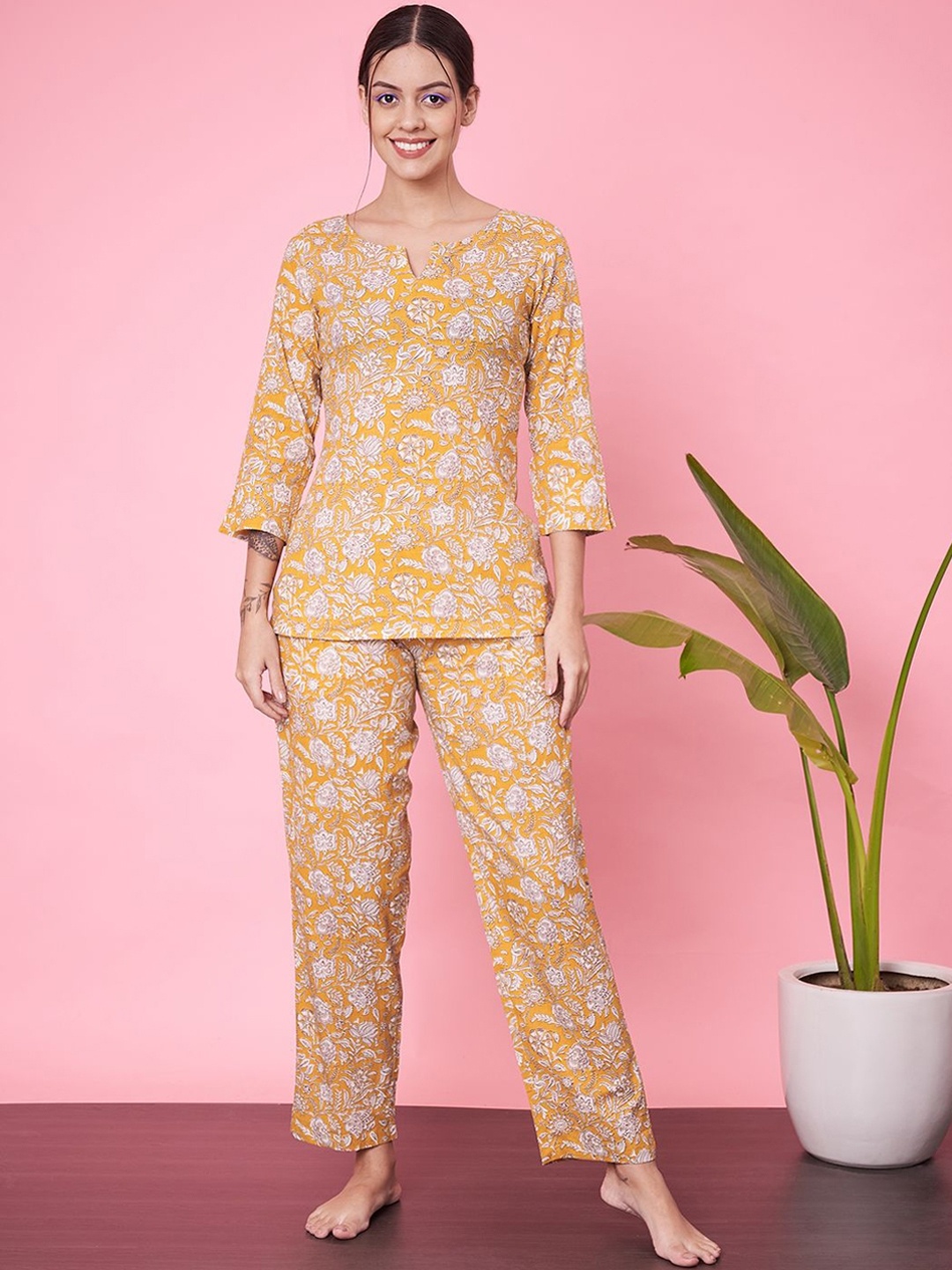 

ETC Women Floral Printed Pure Cotton Night suit, Yellow