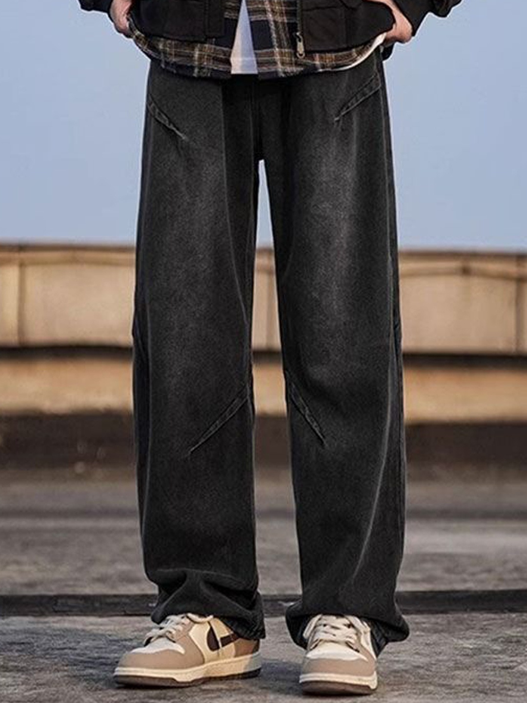 

StyleCast Men Relaxed Fit Light Fade Jeans, Black