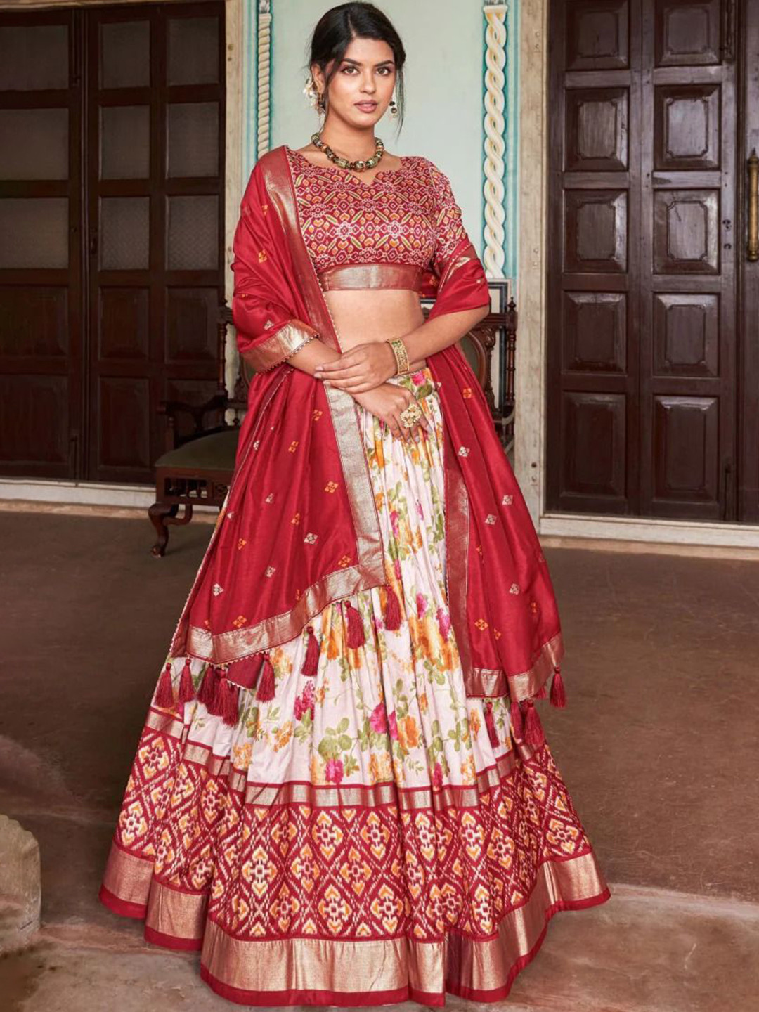 

DDRS FASHION Printed Foil Print Semi-Stitched Lehenga & Unstitched Blouse With Dupatta, Red