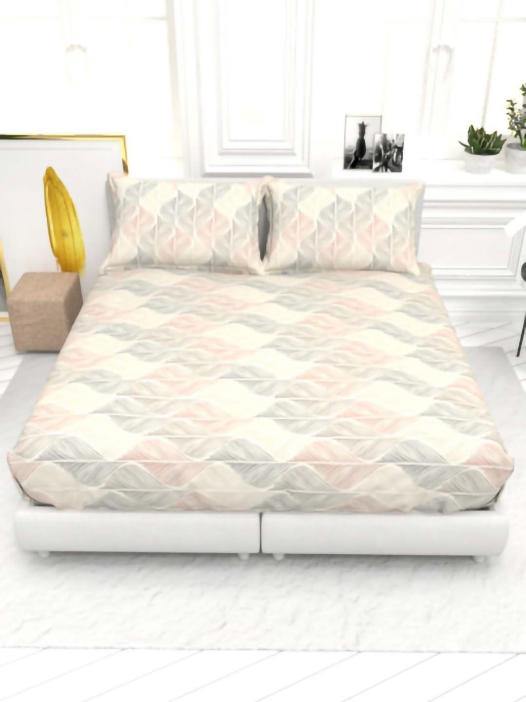 

THE WHITE MOSS Beige & Black 130 TC King Bedsheet with 2 Pillow Covers
