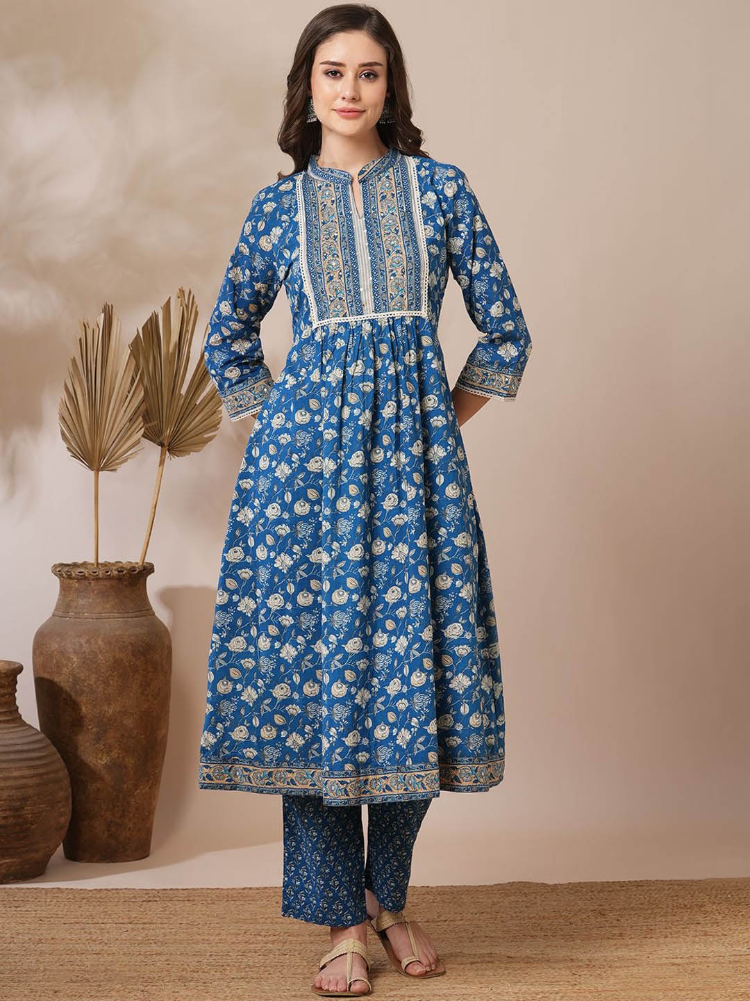 

FASHOR Women Floral Printed Pleated Kantha Work Pure Cotton Kurta with Trousers, Blue