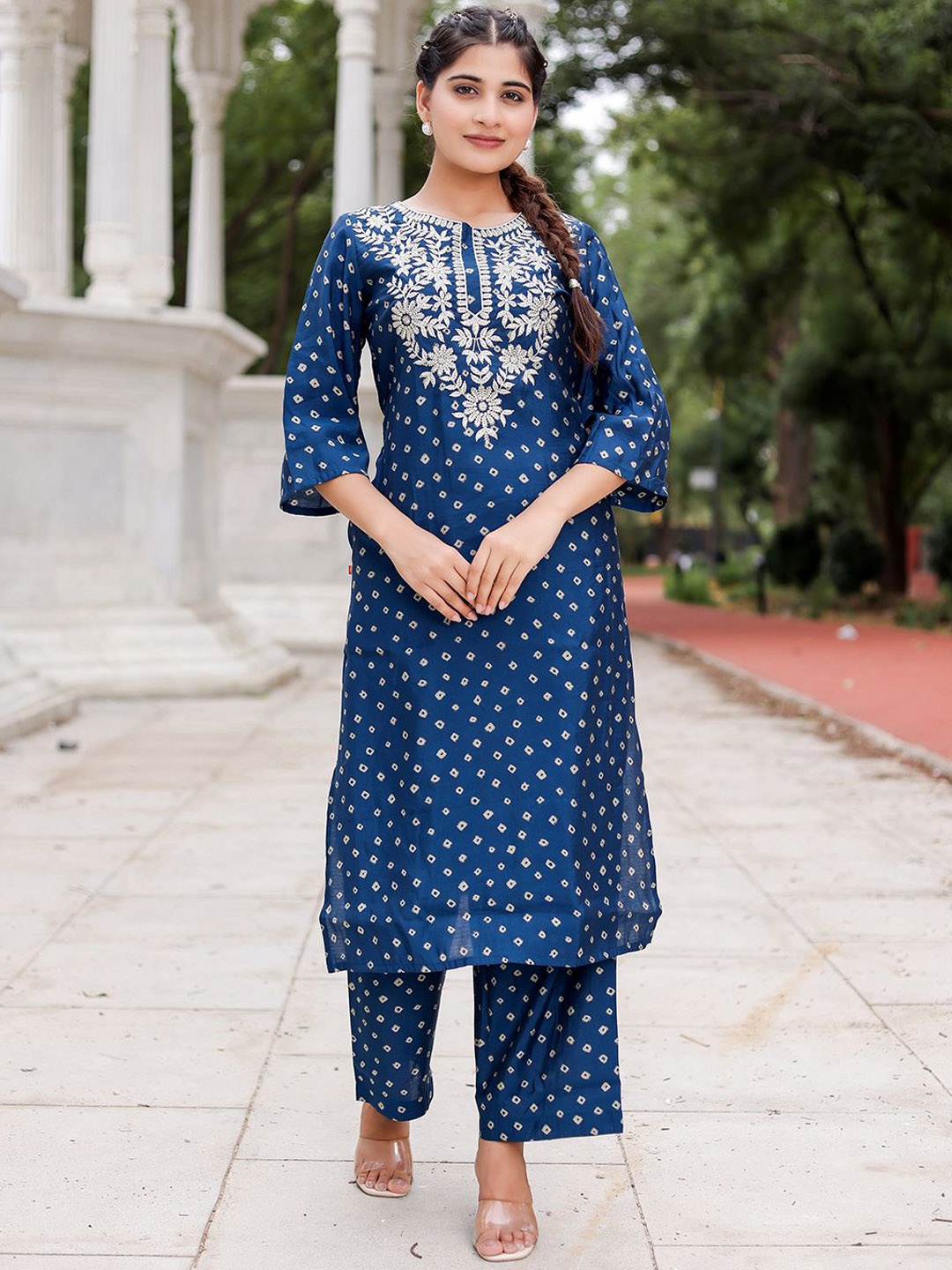 

Chandbaali Women Ethnic Motifs Embroidered Regular Pure Cotton Kurta with Palazzos, Blue