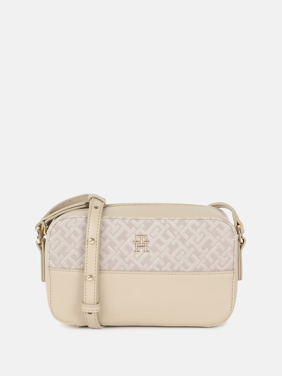 

Tommy Hilfiger Women Structured Sling Bag, Beige