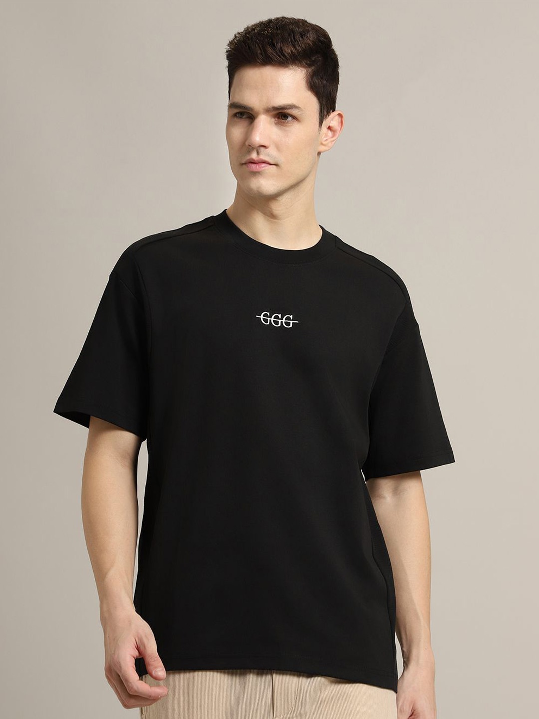 

Banana Club Men Typography Printed T-shirt, Black