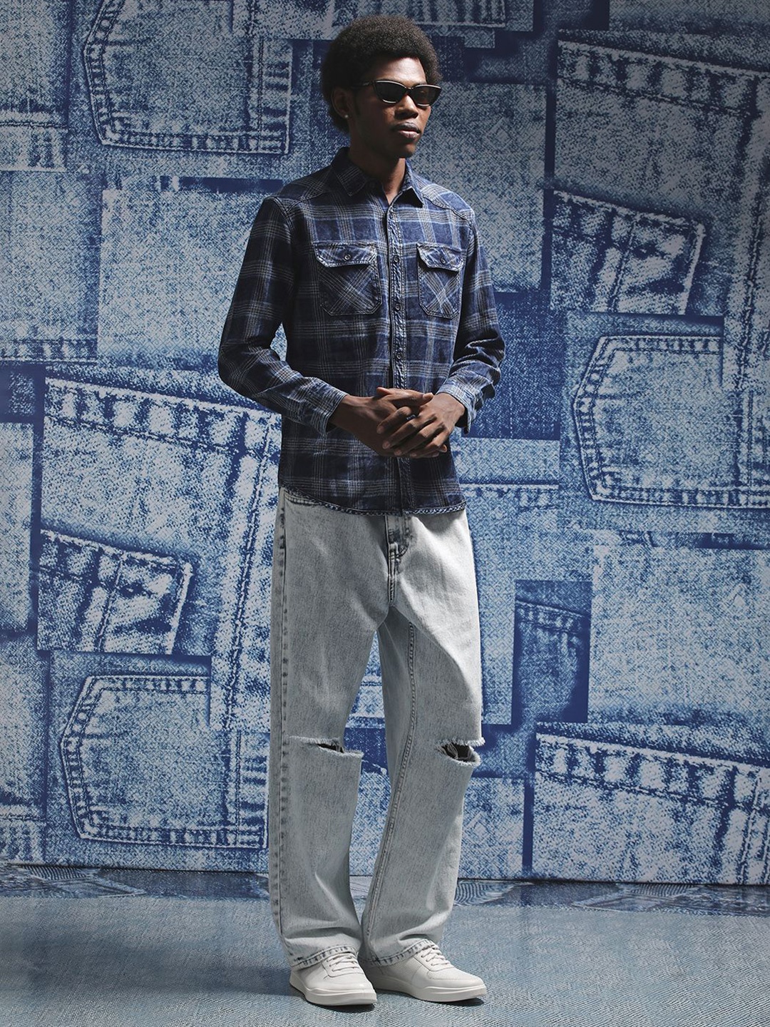 

Henceforth Men Opaque Checked Spread Collar Regular Fit Casual Shirt, Blue