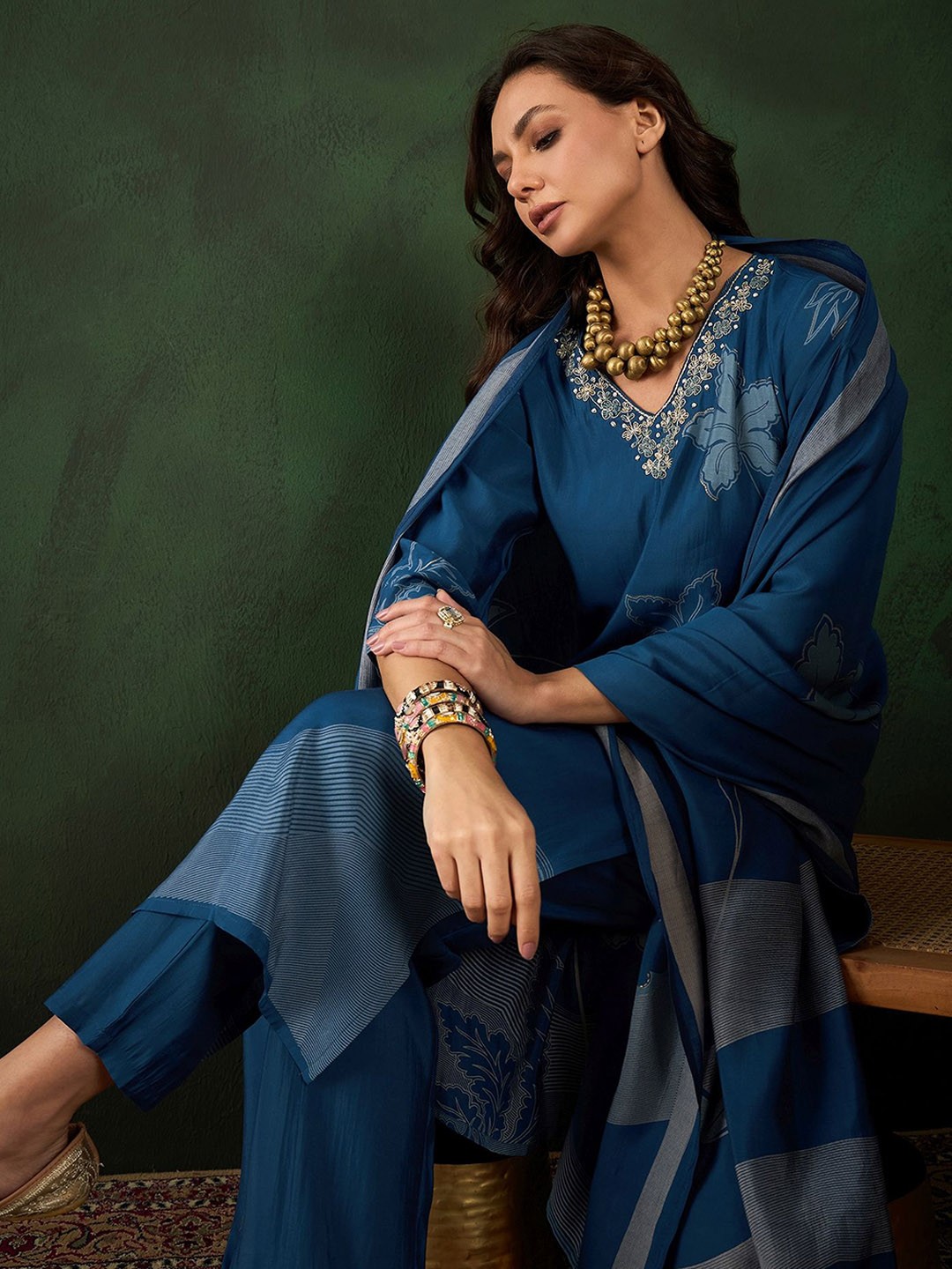 

Sangria Printed & Embroidered Cotton Kurta Set, Teal