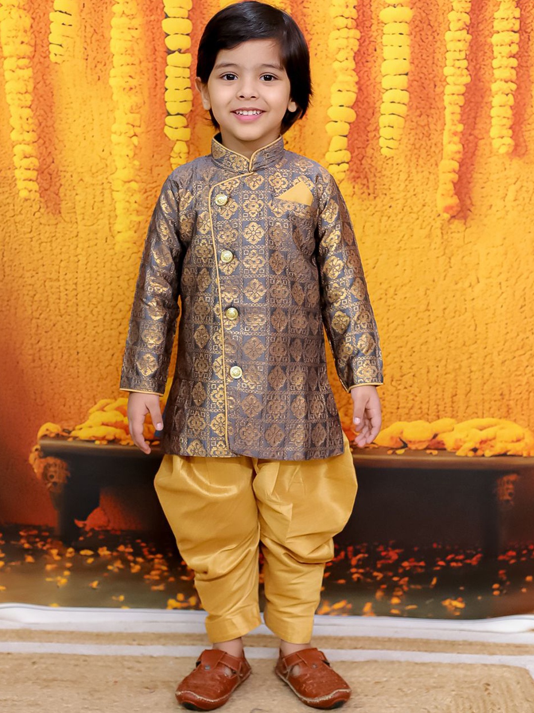 

BownBee Boys Printed Sherwani Set, Grey