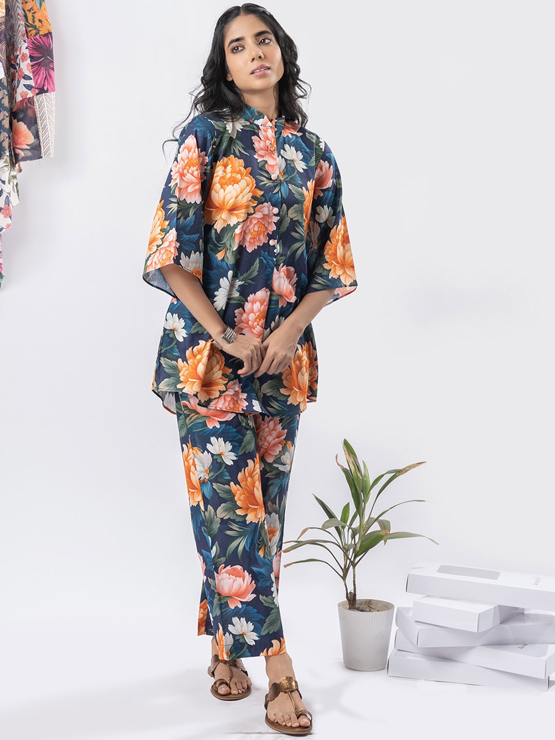 

GULABOSITABO Women Floral Printed Pure Cotton Co-ords, Navy blue