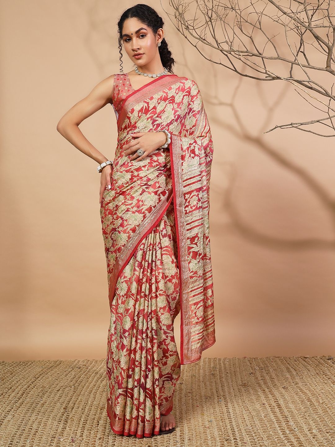 

RACHNA Floral Printed Saree, Pink