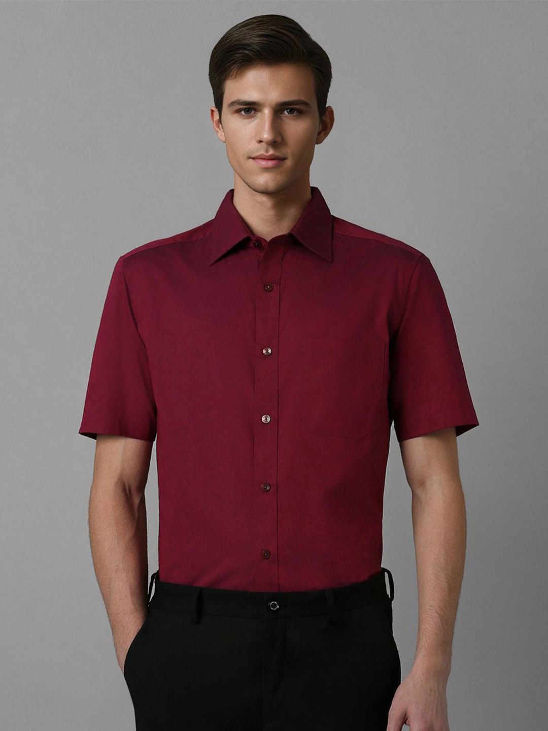 

Louis Philippe Men Classic Cutaway Collar Solid Cotton Formal Shirt, Maroon