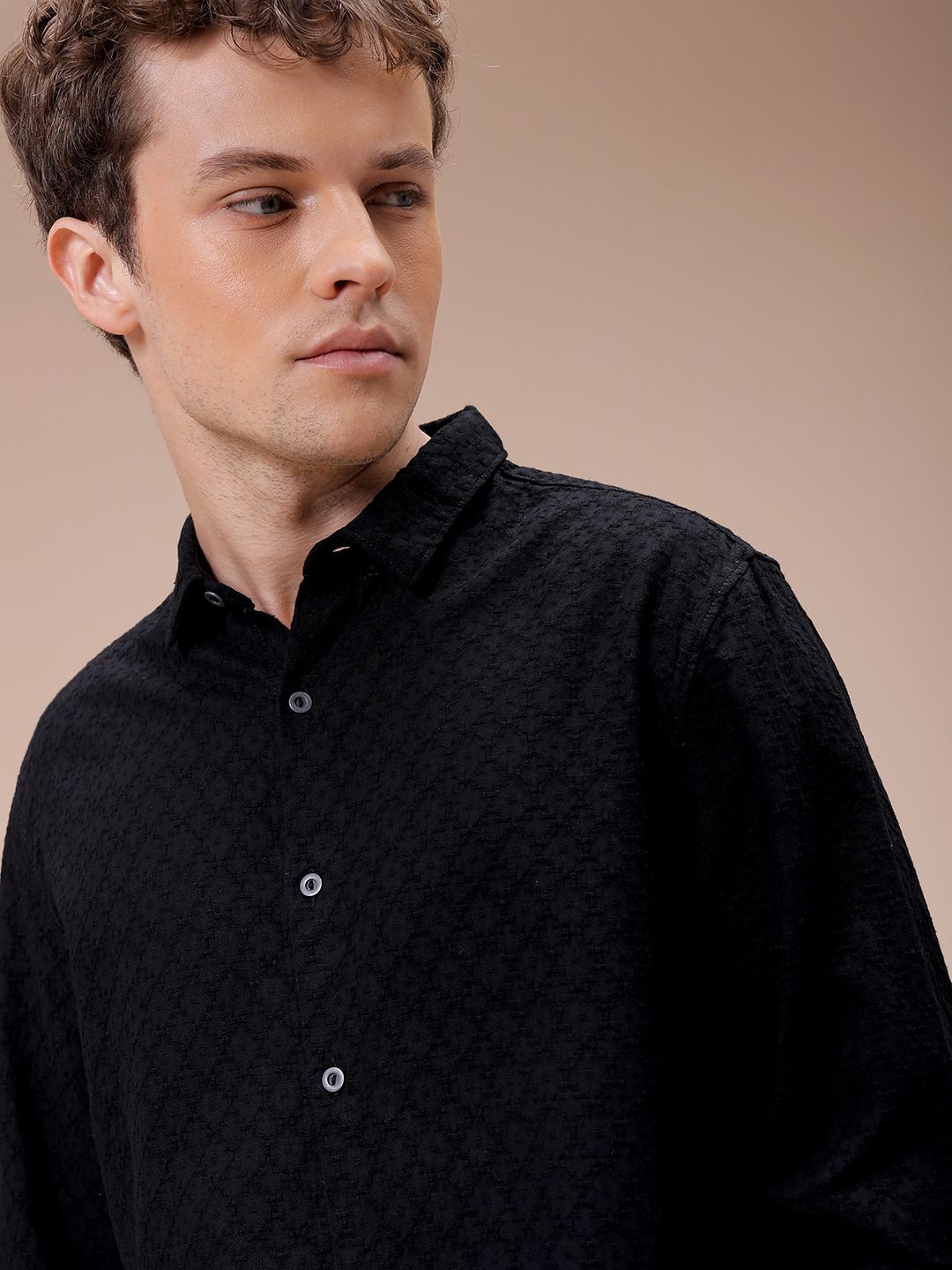 

The Indian Garage Co Men Regular Fit Dobby Textured Resortwear Shirt, Black