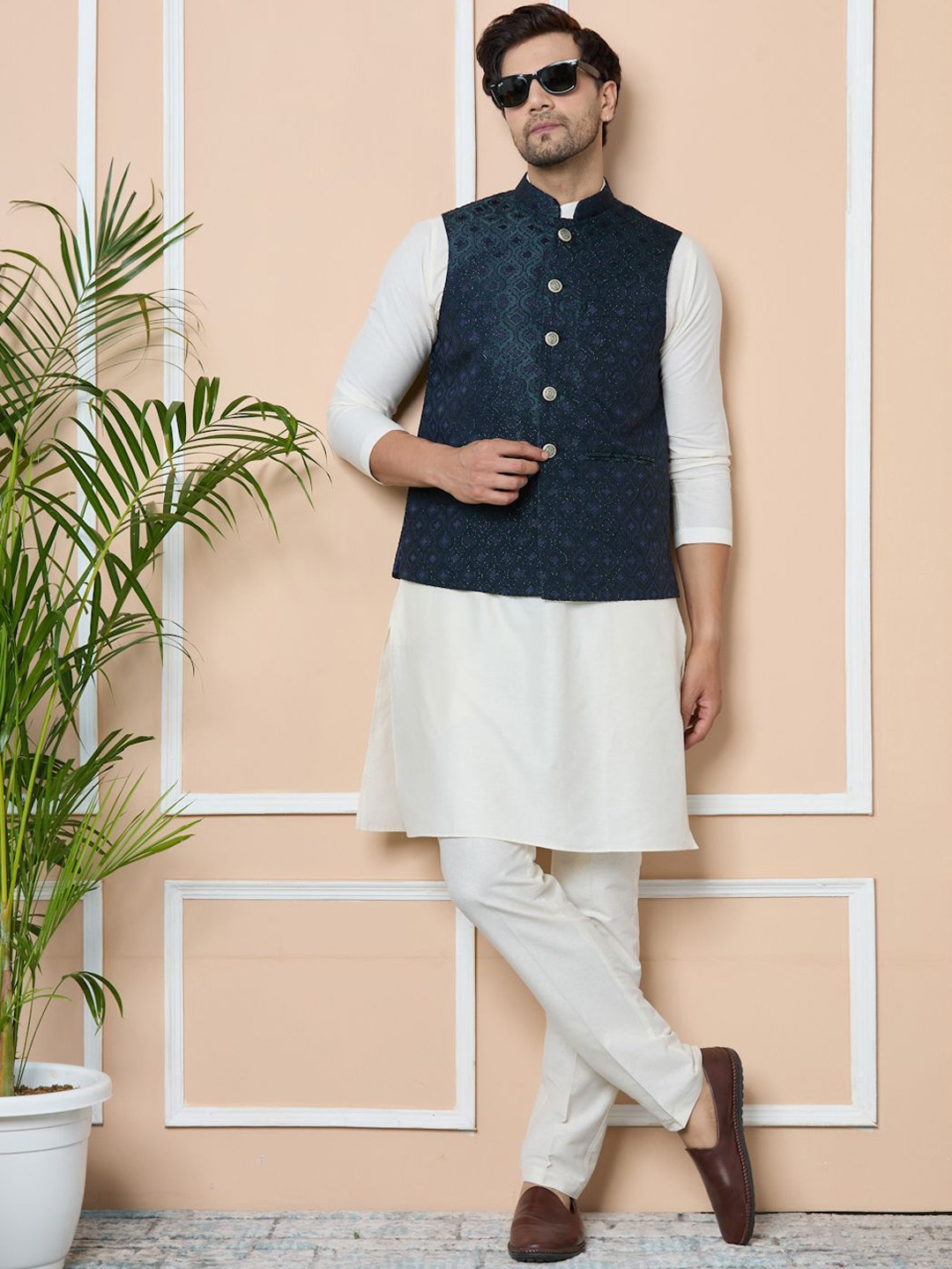 

See Designs Men Regular Kurta with Pyjamas, White