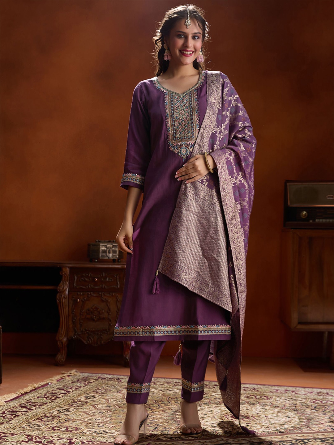 

WOMEN PLUS Women Embroidered Regular Thread Work Kurta with Trousers & With Dupatta, Burgundy