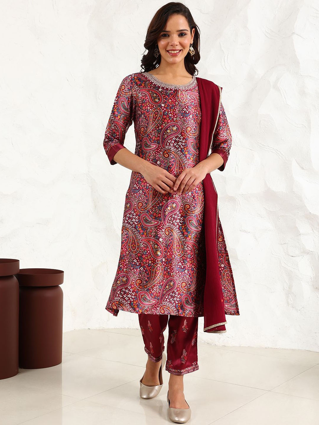 

W Women Floral Printed Regular Kurta with Trousers & With Dupatta, Red