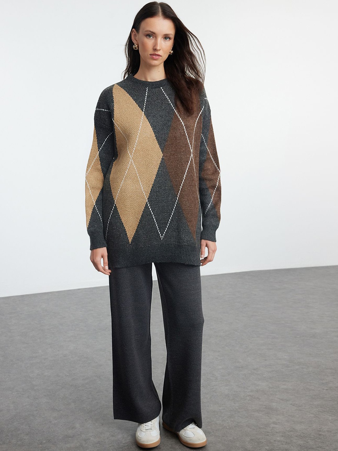 

Trendyol Color Block Sweater With Trousers Co-Ords, Black