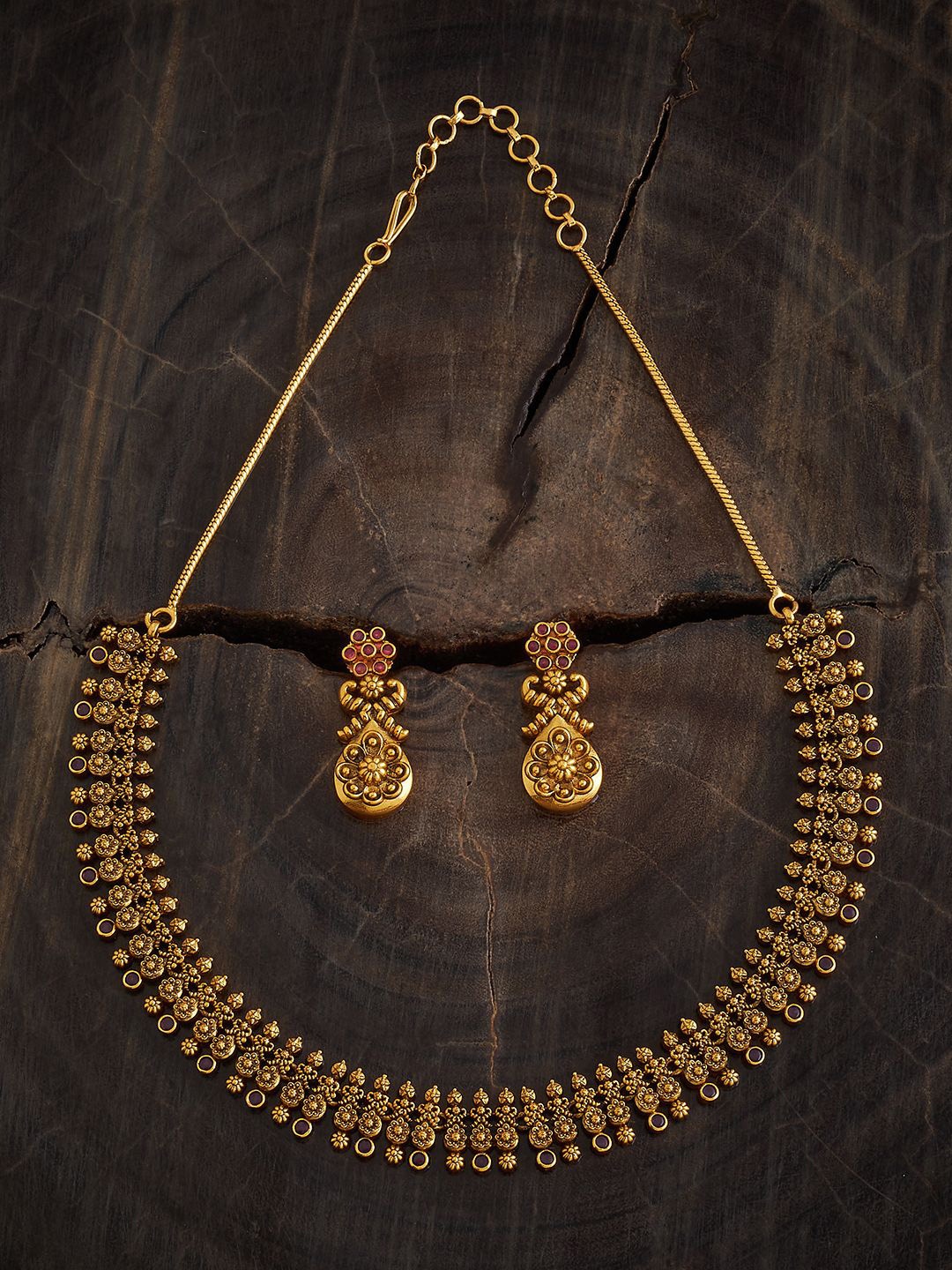 

Kushal's Fashion Jewellery Gold-Plated Kundan Studded Necklace and Earrings