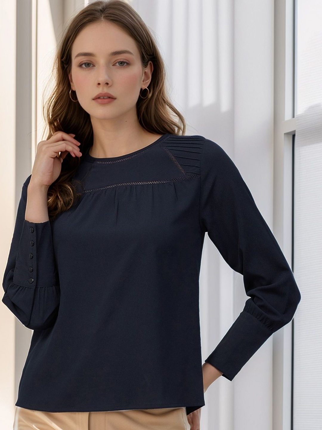 

RARE Women Solid Round Neck Top, Navy blue