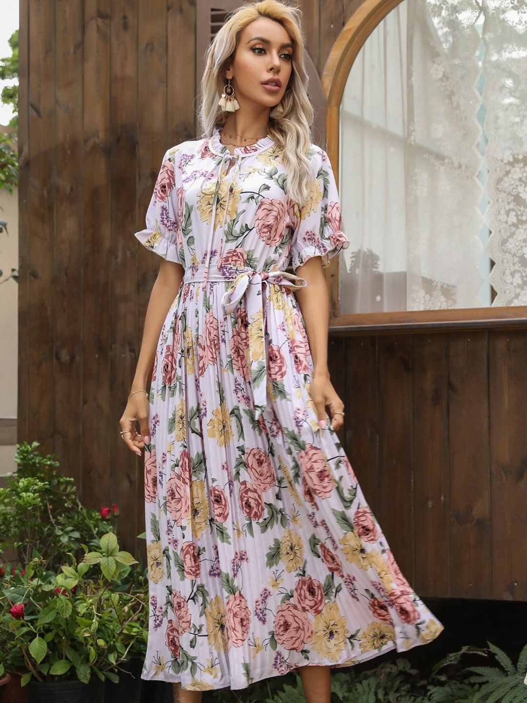 

KPOP Floral Printed Maxi Dress, White