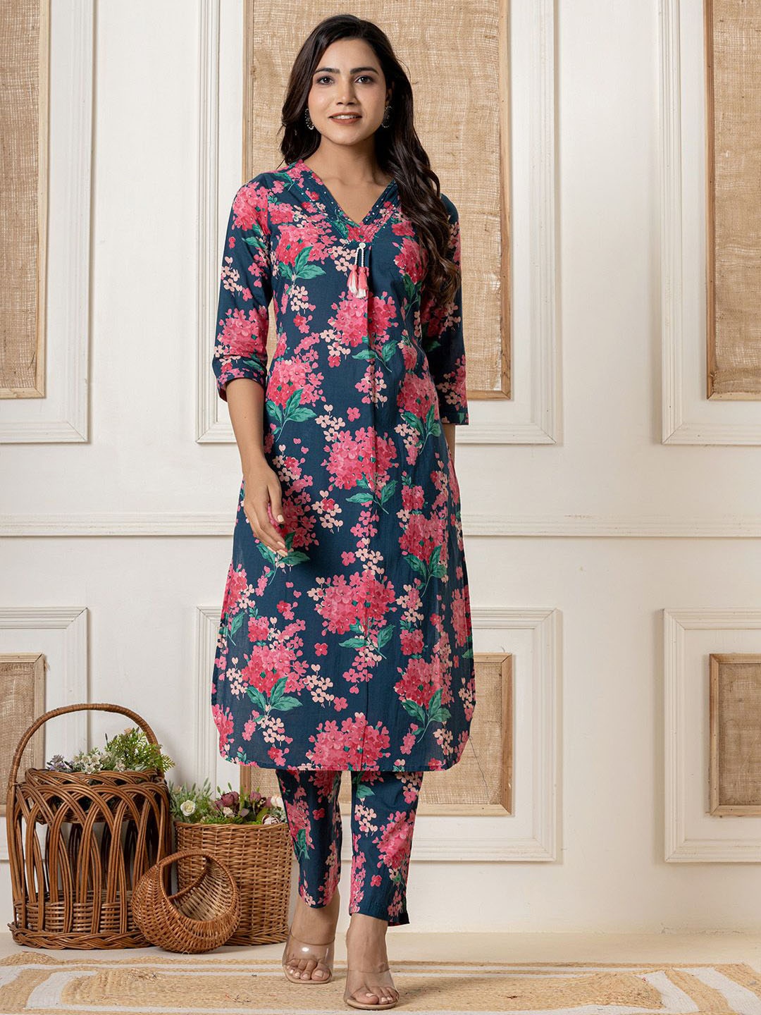 

Benaaz Floral Printed V-Neck Straight Pure Cotton Kurta with Trousers, Blue
