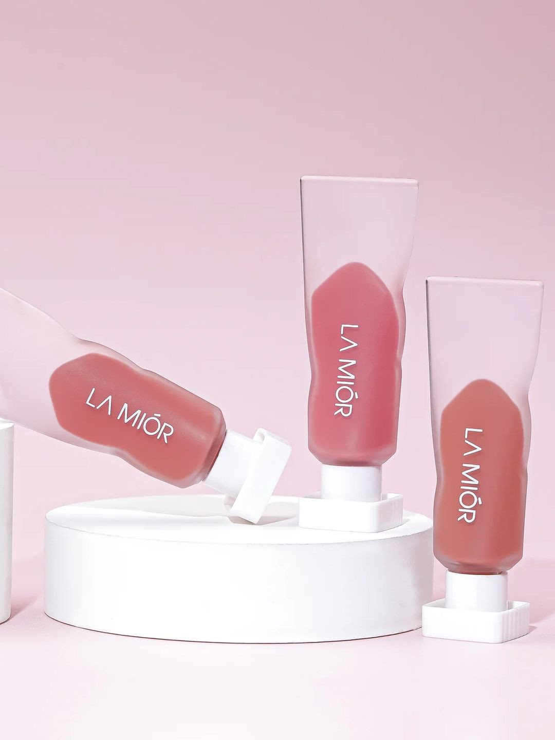 

LAMIOR Set Of 3 Velvet Liquid Lipstick - 5 ml Each - Can't Live Without, Red