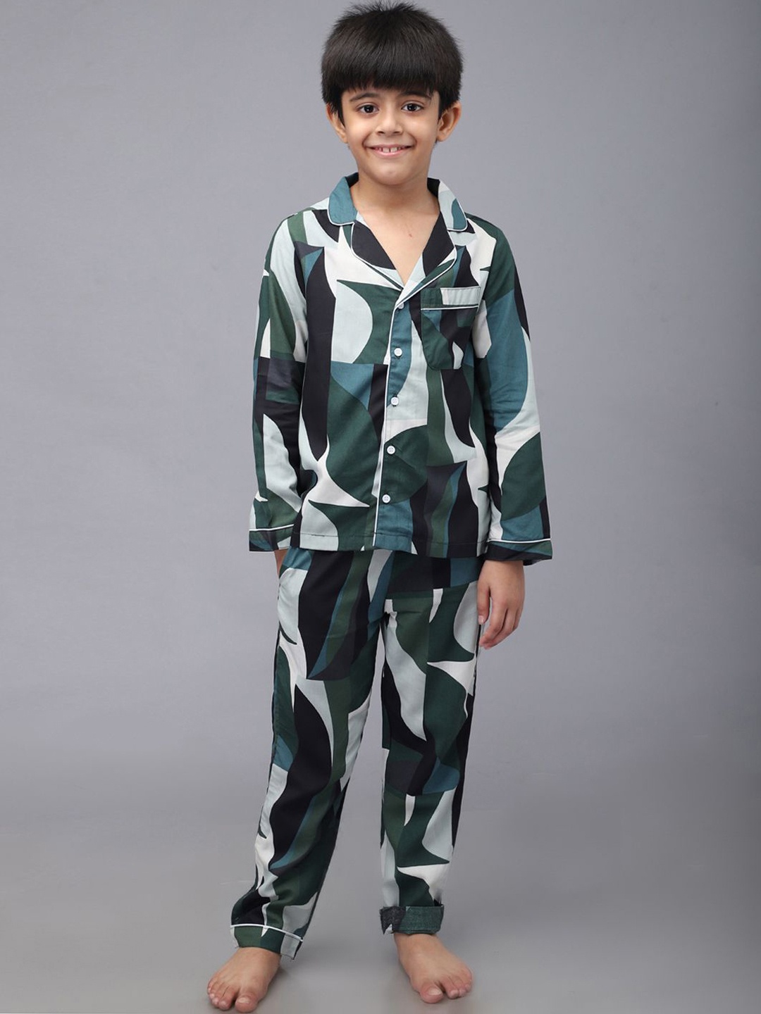 

Biglilpeople Boys Printed Pure Cotton Night suit, Green