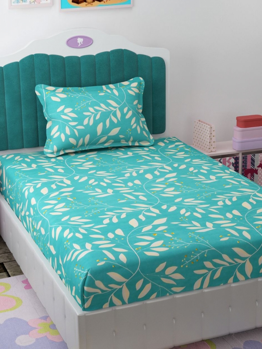 

Florida Teal & White Floral 180 TC Single Bedsheet with 1 Pillow Covers