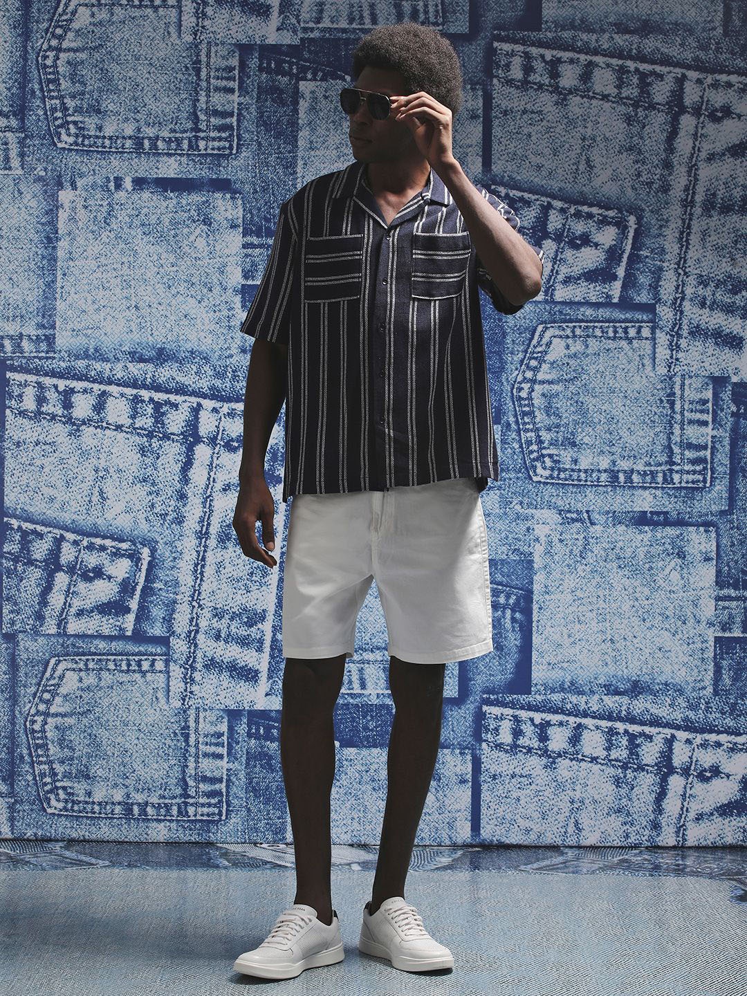 

Henceforth Men Boxy Multi Stripes Opaque Striped Casual Shirt, Navy blue