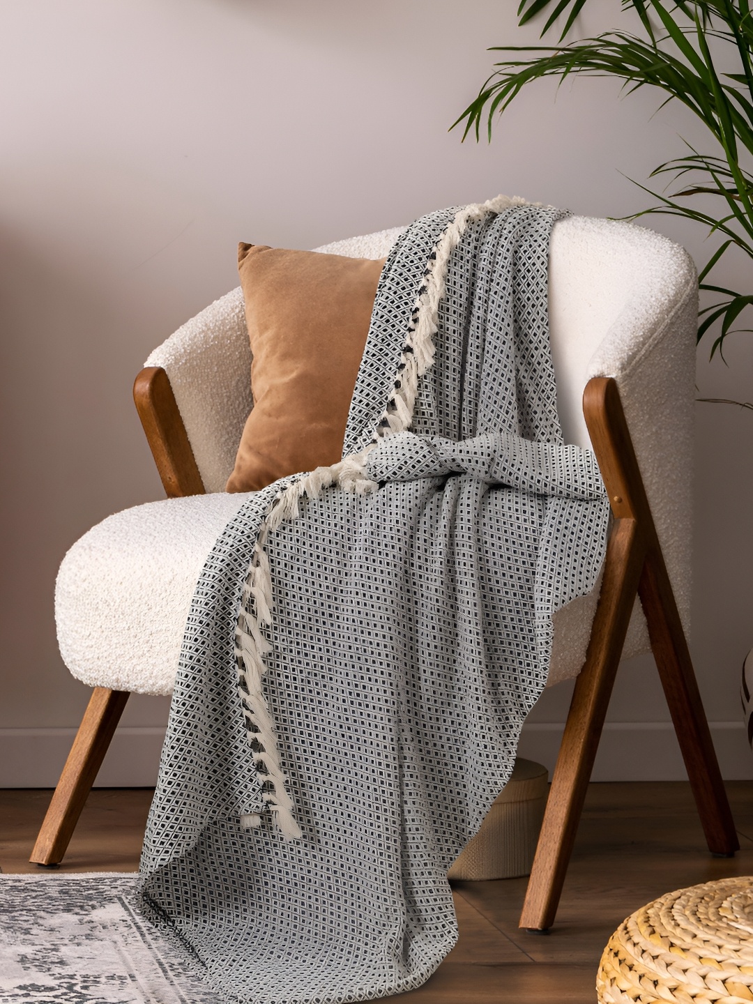 

SASHAA WORLD Black Patterned Cotton Breathable Throws