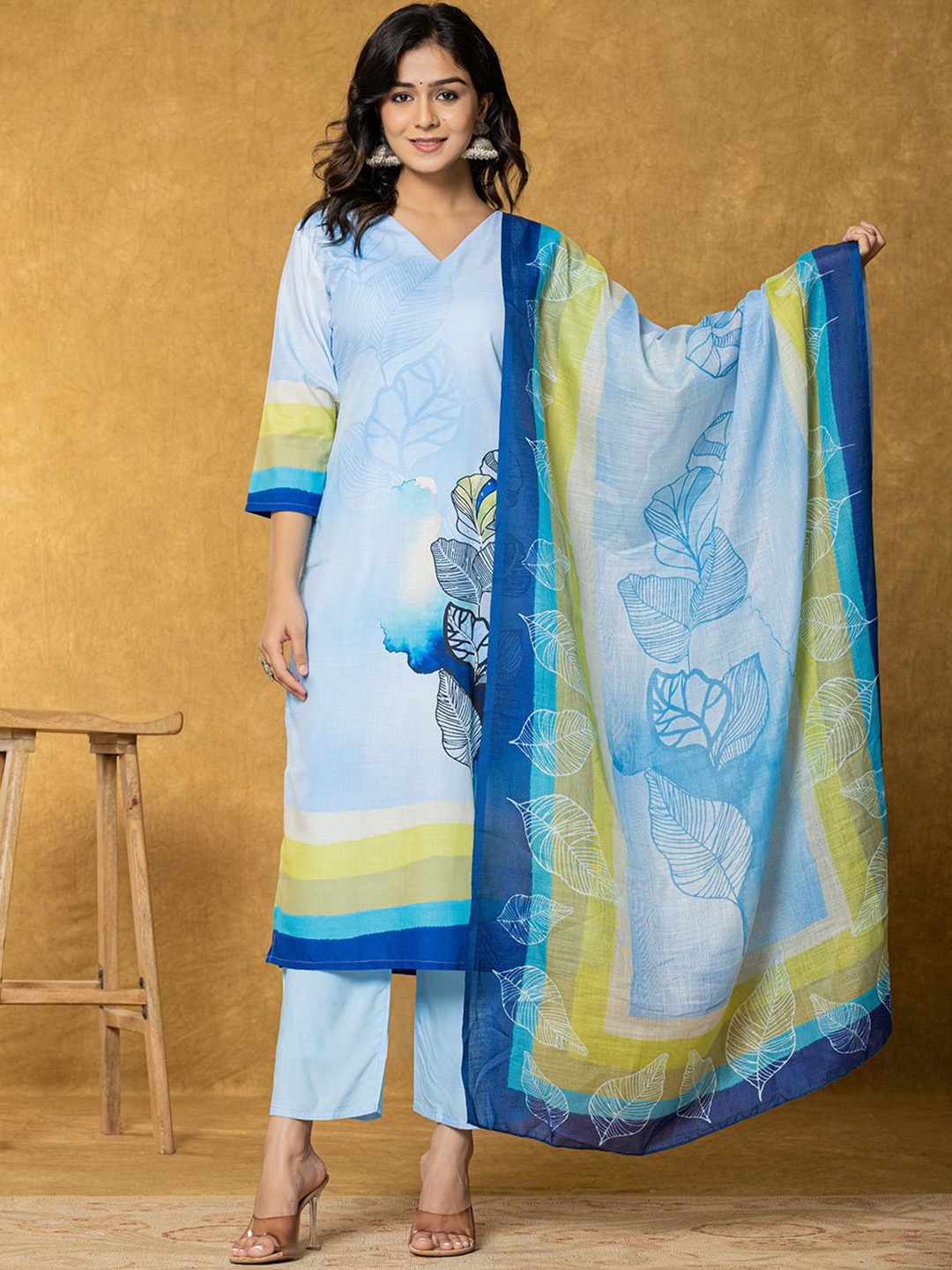 

Yufta Floral Printed V-Neck Regular Linen Kurta With Trousers & Dupatta, Blue