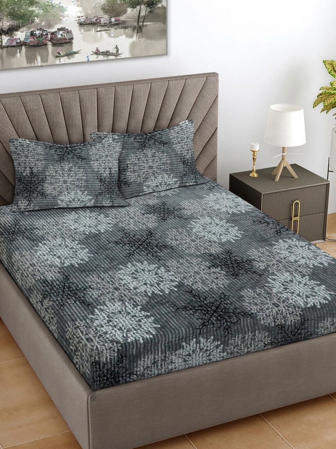 

FABINALIV Grey & White Floral 300 TC King Bedsheet with 2 Pillow Covers