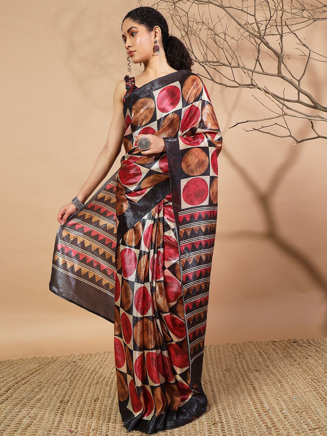

RACHNA Geometric Printed Saree, Red