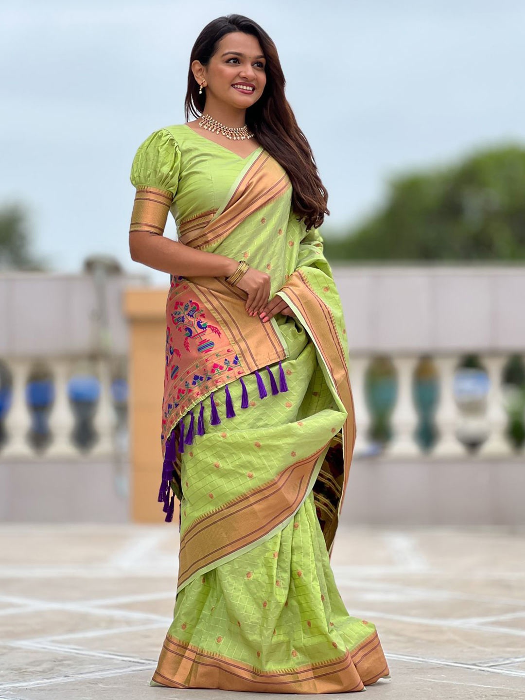 

Mitera Woven Design Zari Silk Blend Paithani Saree, Green
