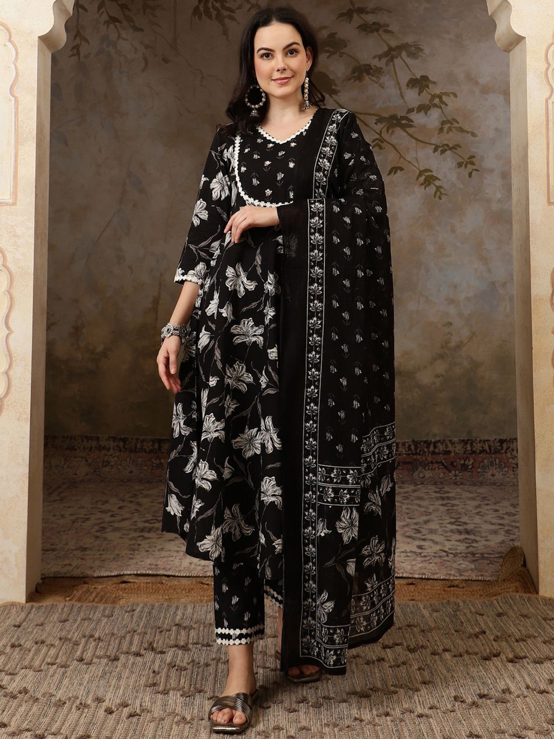 

BANDIA Women Floral Printed Empire Mirror Work Pure Cotton Kurta with Trousers & With Dupatta, Black