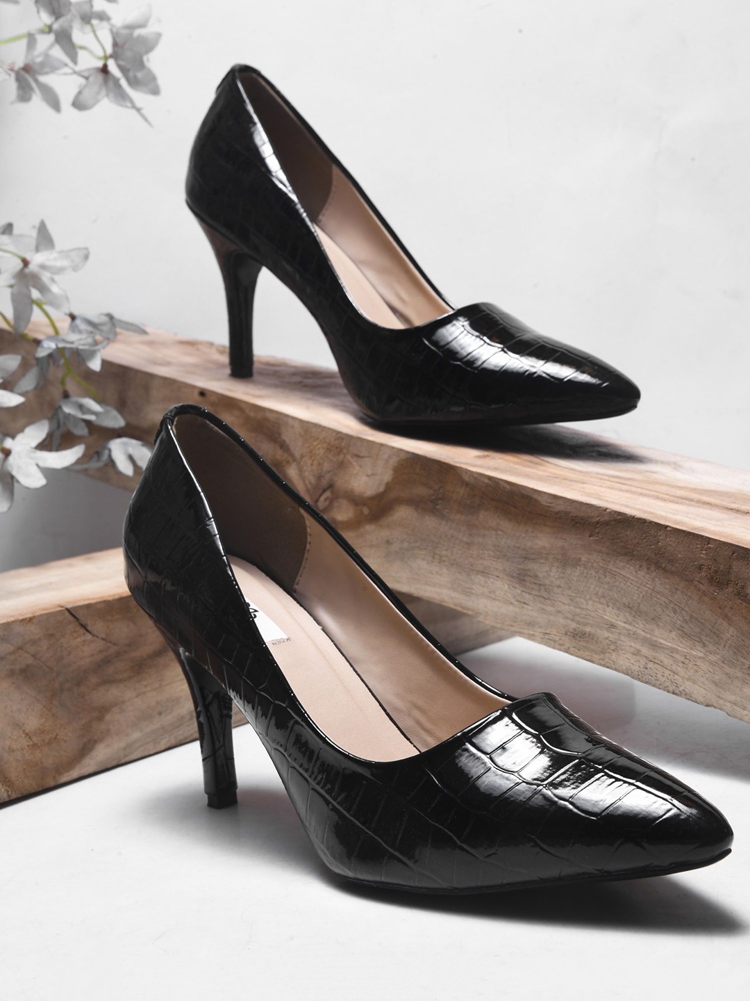 

THE WHITE POLE Women Closed Back Stiletto Mules, Black
