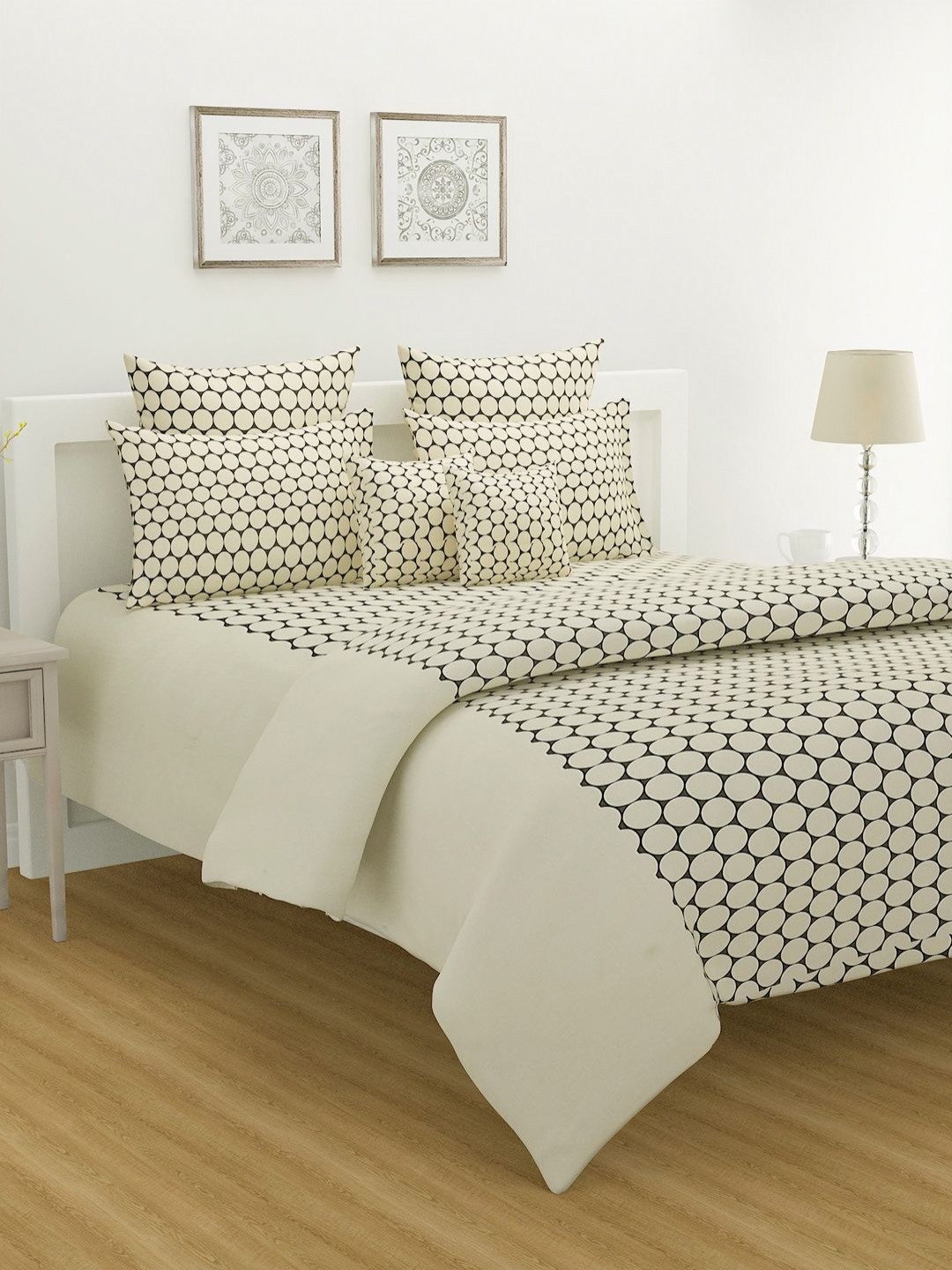 

SWAYAM White & Black Geometric 160 TC King Bedsheet with 2 Pillow Covers