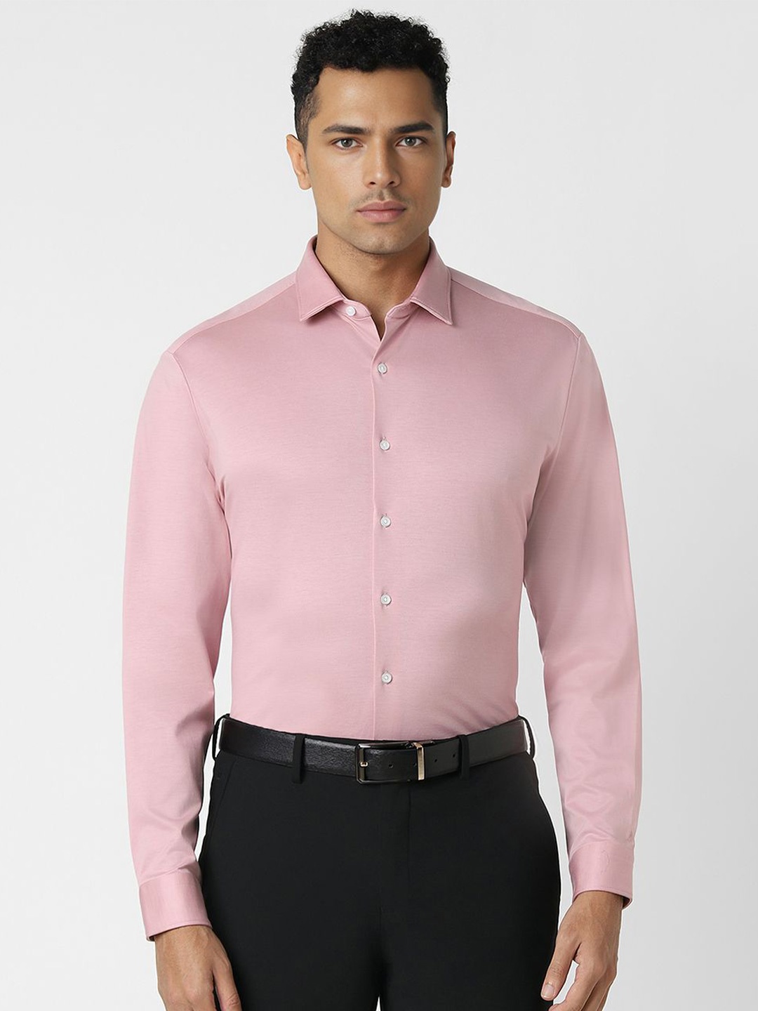 

Van Heusen Men Cutaway Collar Solid Cotton Slim Fit Formal Shirt, Pink