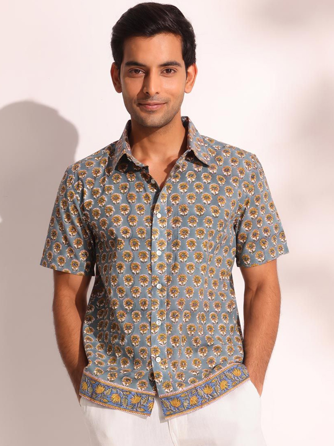 

Fabindia Men Spread Collar Floral Printed Cotton Casual Shirt, Grey