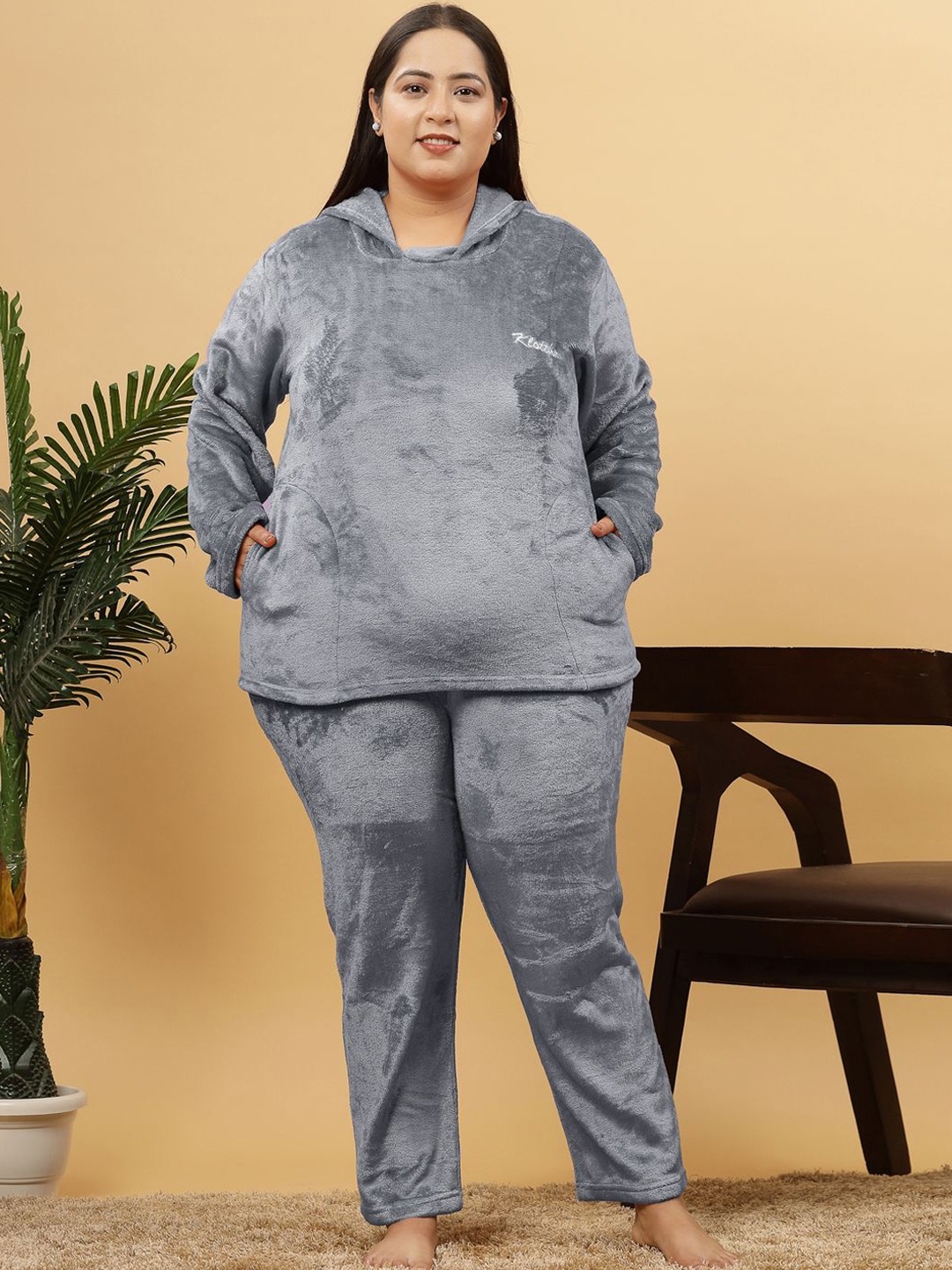 

KLOTTHE Women Grey Solid Round Neck Plus Size Hooded Woolen Night Suit